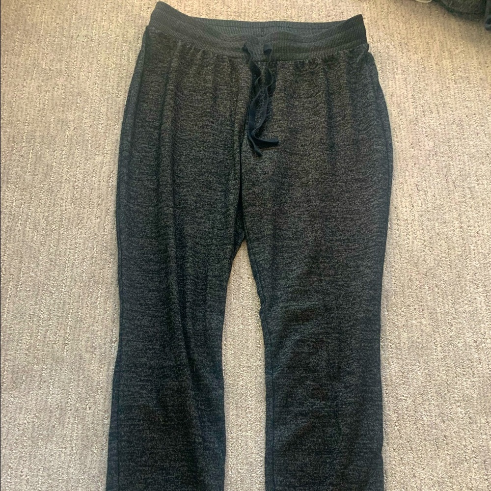 Loose fitting, heavy weight, adjustable waist, has no pockets
